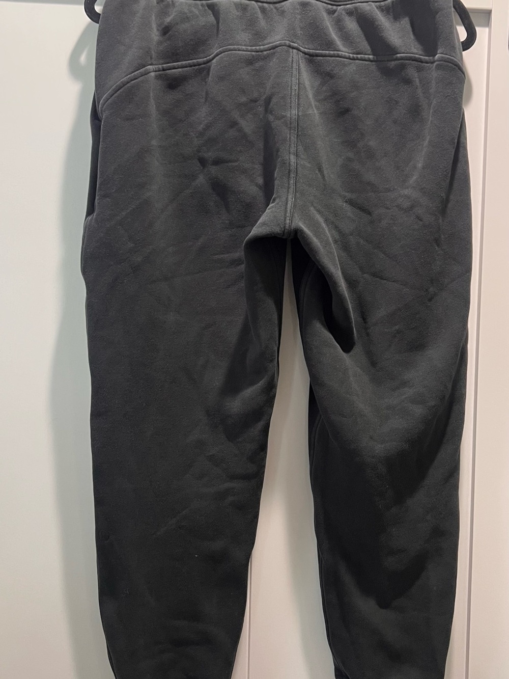 Lululemon Scuba High-Rise Jogger in black SZ 8 - Picture 3 of 5